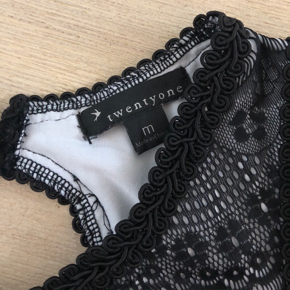 black and white lace dress - Picture 4 of 4